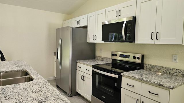 6 BAY PASS TERRACE, Ocklawaha, FL 32179