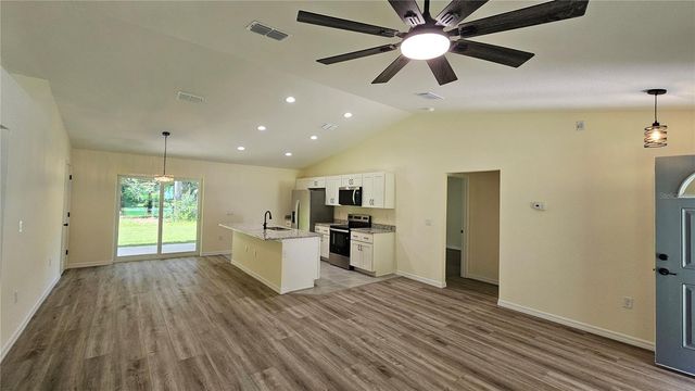 6 BAY PASS TERRACE, Ocklawaha, FL 32179