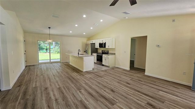 6 BAY PASS TERRACE, Ocklawaha, FL 32179