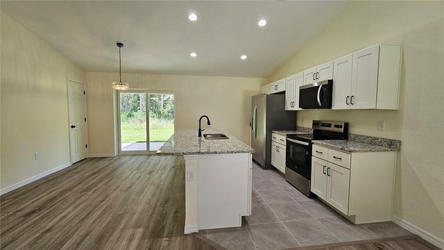 6 BAY PASS TERRACE, Ocklawaha, FL 32179