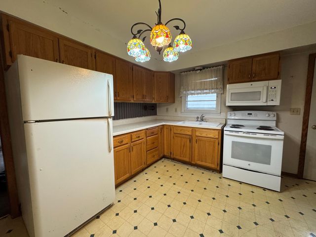 503 N 6th Street, Marshall, MN 56258