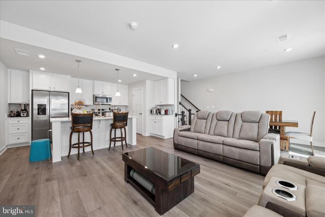 42587 PITLOCHRY TER, Sterling, VA 20166