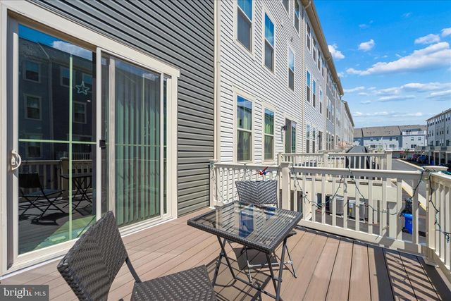 42587 PITLOCHRY TER, Sterling, VA 20166