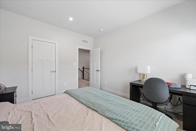 42587 PITLOCHRY TER, Sterling, VA 20166