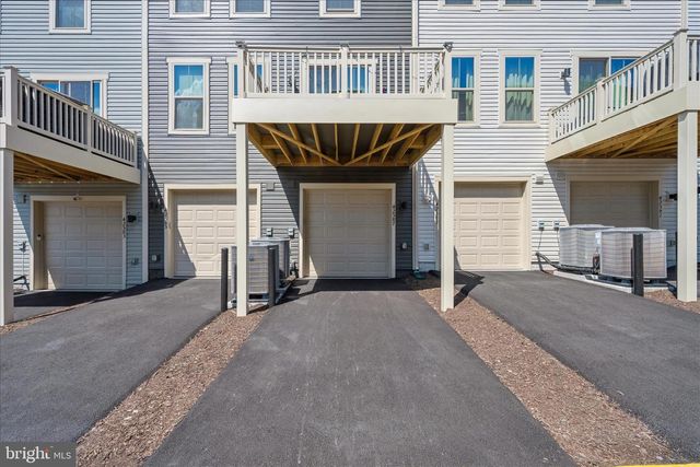 42587 PITLOCHRY TER, Sterling, VA 20166