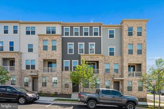 42587 PITLOCHRY TER, Sterling, VA 20166