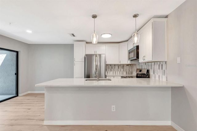 5192 CEDAR HAMMOCK LANE, Sarasota, FL 34232