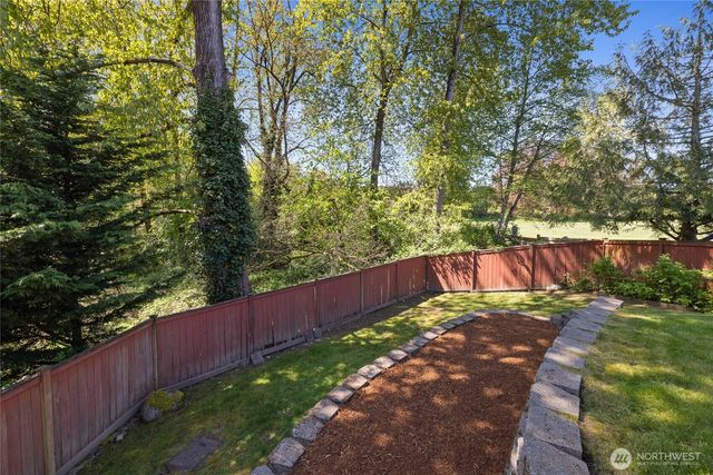 1214 S Cheyenne Court, Tacoma, WA 98405