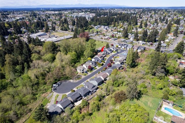 1214 S Cheyenne Court, Tacoma, WA 98405