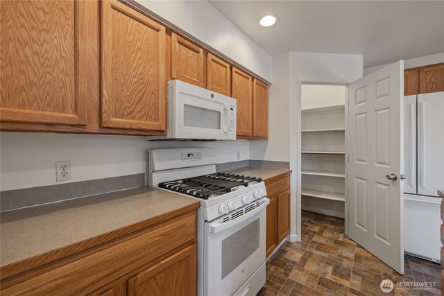 1214 S Cheyenne Court, Tacoma, WA 98405