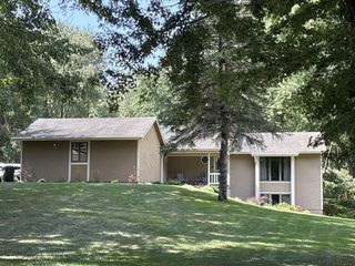 4729 Kenowa Avenue, Grandville, MI 49418