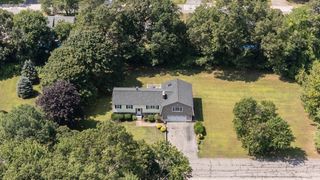 21 Sue Ann Dr, Dracut, MA 01826