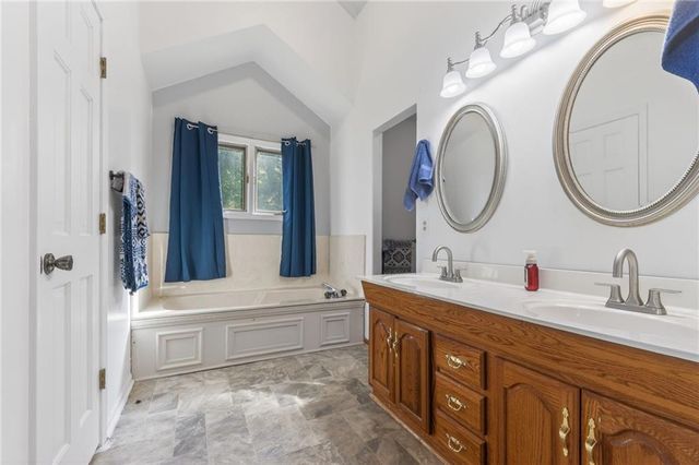 11301 E 71st Street, Raytown, MO 64133