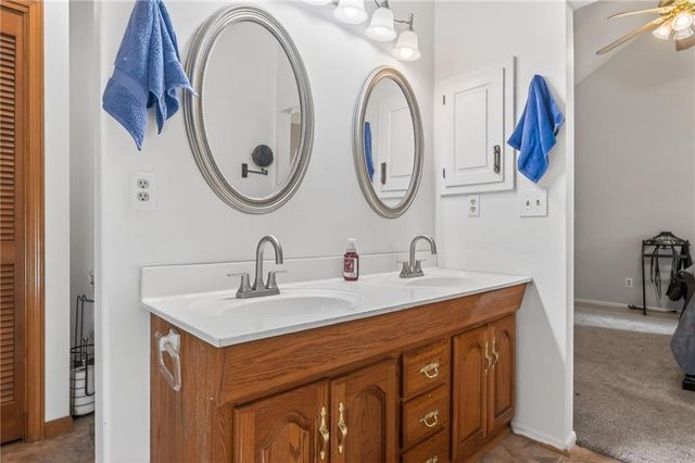 11301 E 71st Street, Raytown, MO 64133