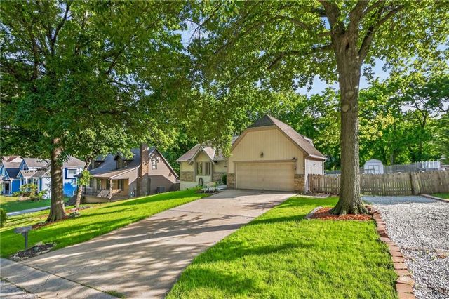 11301 E 71st Street, Raytown, MO 64133