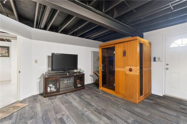 11301 E 71st Street, Raytown, MO 64133