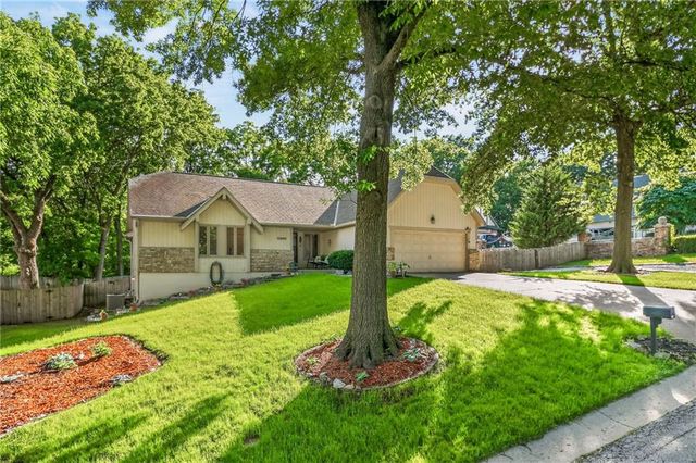 11301 E 71st Street, Raytown, MO 64133