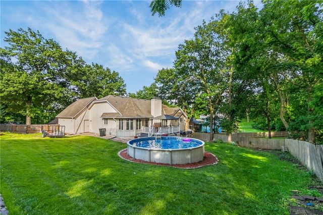 11301 E 71st Street, Raytown, MO 64133