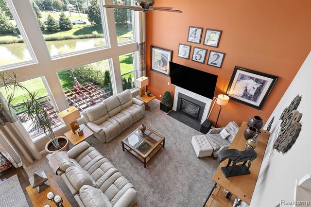 4960 W Stonegate Circle, Lake Orion, MI 48359