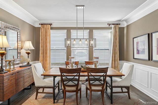 4960 W Stonegate Circle, Lake Orion, MI 48359
