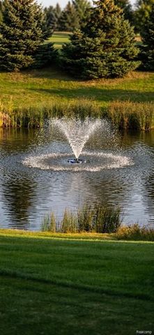 4960 W Stonegate Circle, Lake Orion, MI 48359