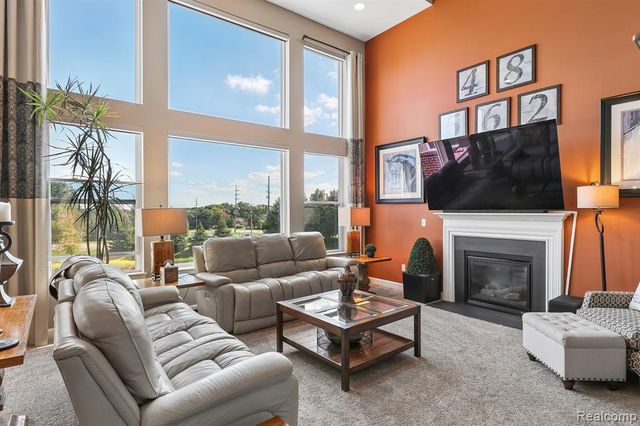 4960 W Stonegate Circle, Lake Orion, MI 48359