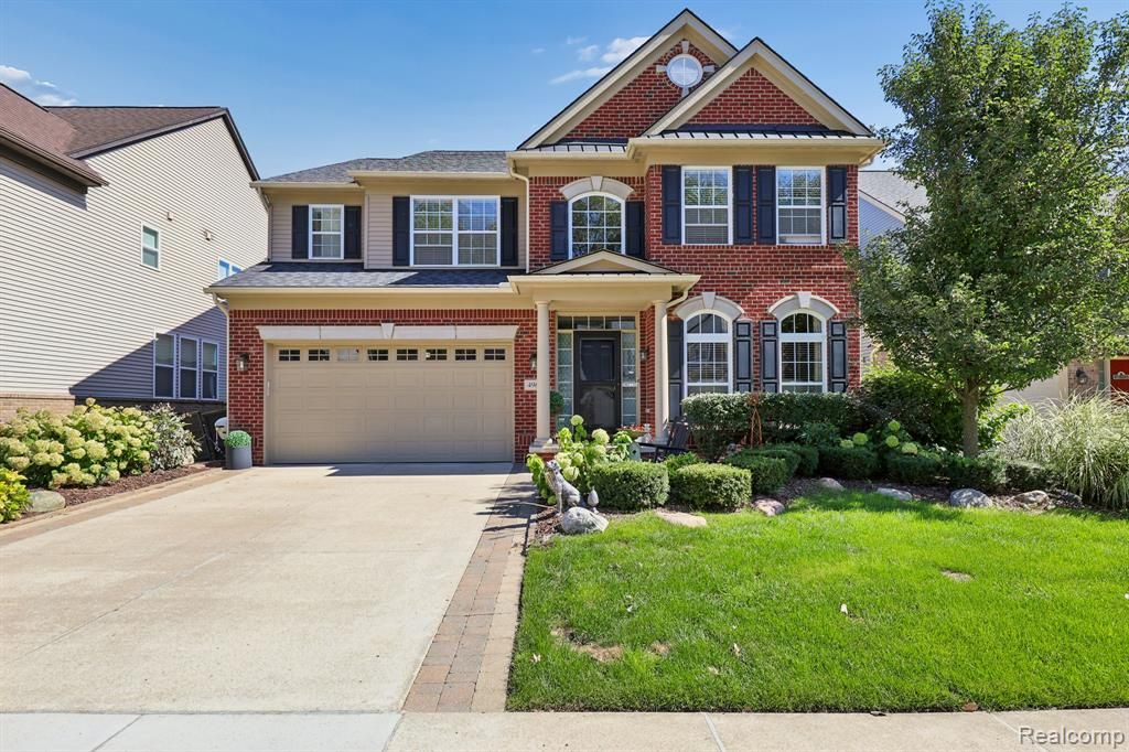 4960 W Stonegate Circle, Lake Orion, MI 48359