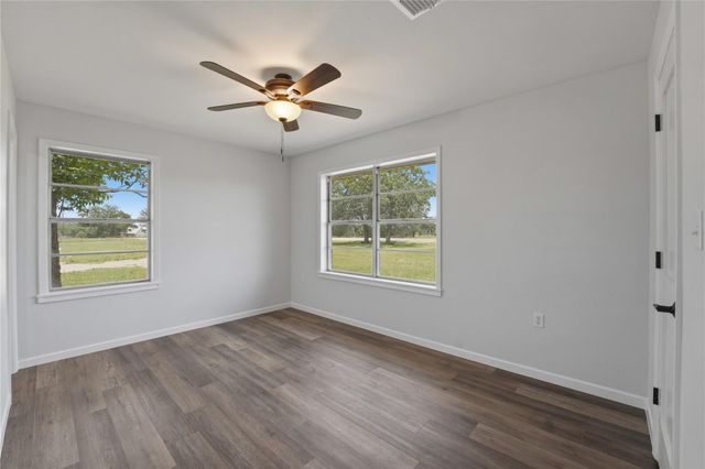 139 Owl Creek RD, La Grange, TX 78960