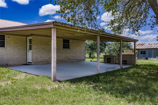 139 Owl Creek RD, La Grange, TX 78960