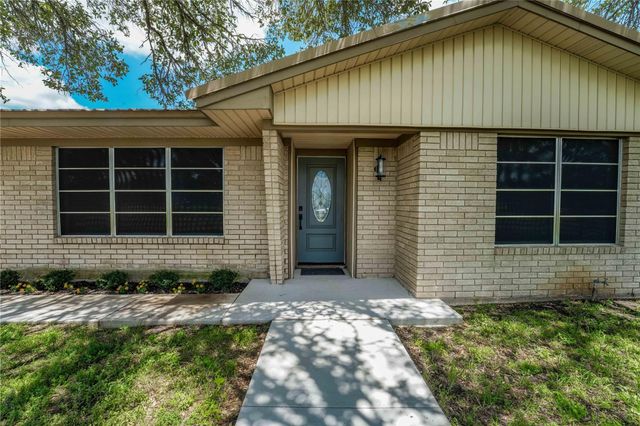 139 Owl Creek RD, La Grange, TX 78960