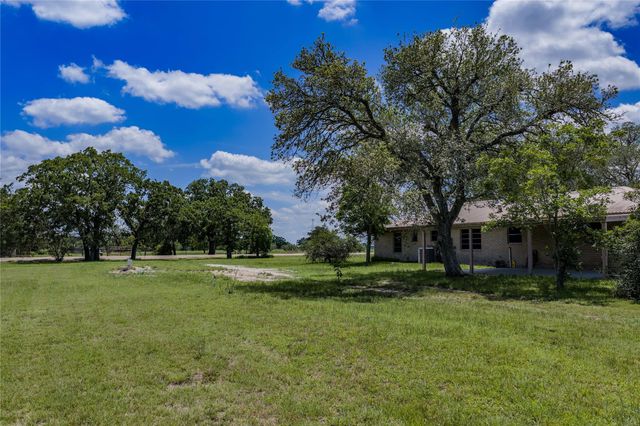 139 Owl Creek RD, La Grange, TX 78960