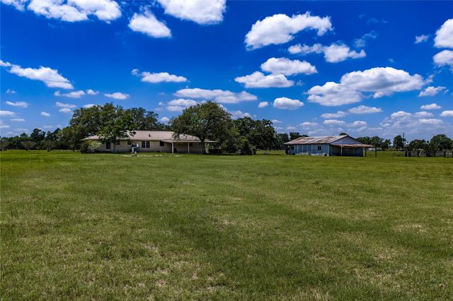 139 Owl Creek RD, La Grange, TX 78960