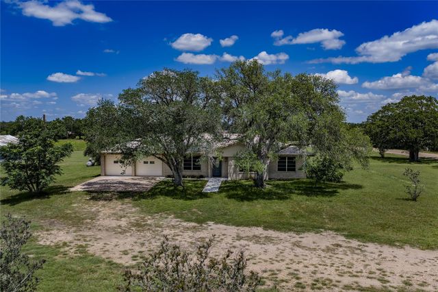 139 Owl Creek RD, La Grange, TX 78960