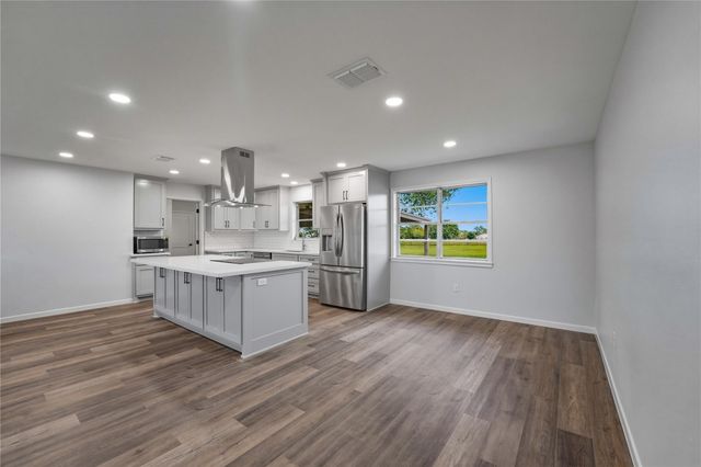 139 Owl Creek RD, La Grange, TX 78960