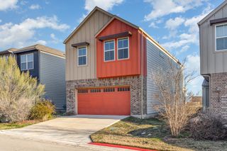7106 Silver Star LN 70, Austin, TX 78744