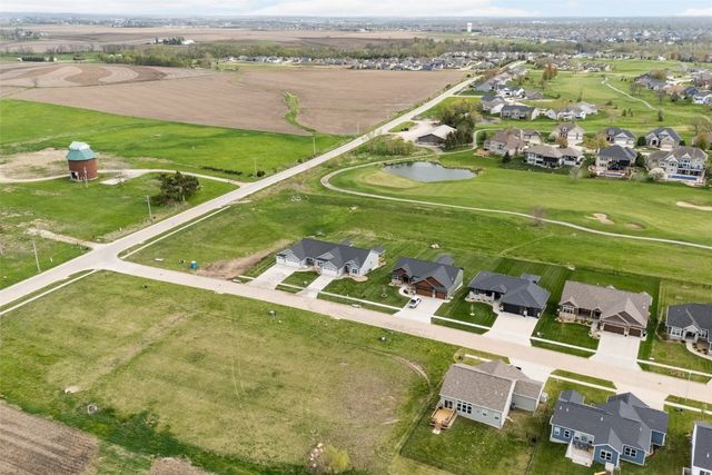 2995 Royal Oak Ridge, Marion, IA 52302