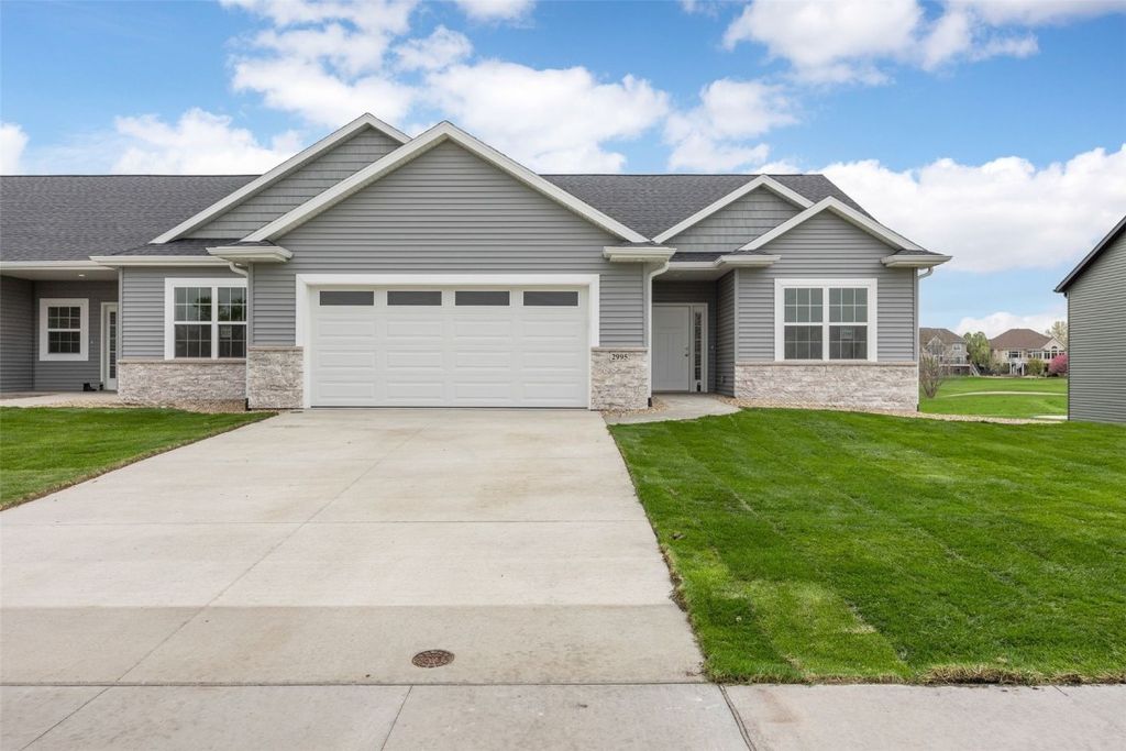 2995 Royal Oak Ridge, Marion, IA 52302