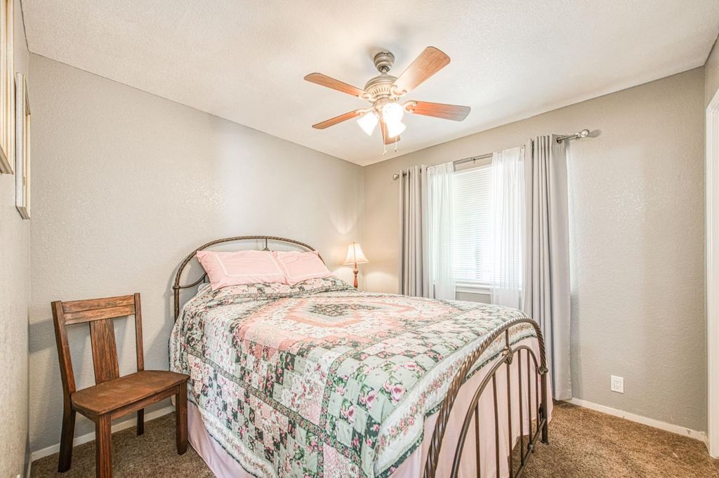 Image 15 of property listing at 127 5th Street, Clovis, CA 93612