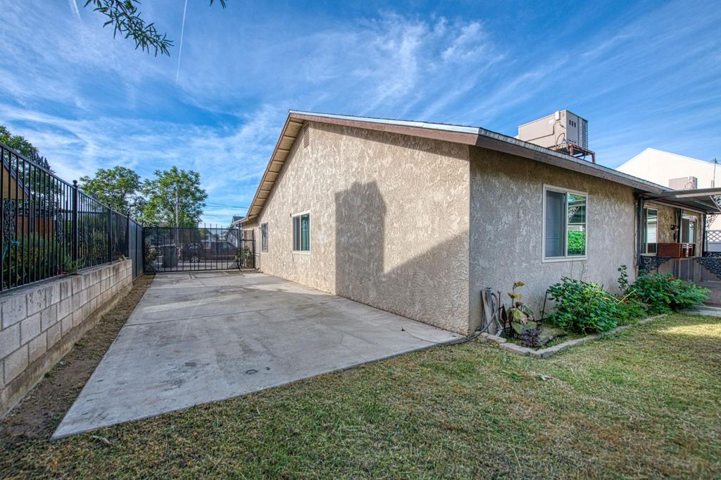 Image 22 of property listing at 127 5th Street, Clovis, CA 93612