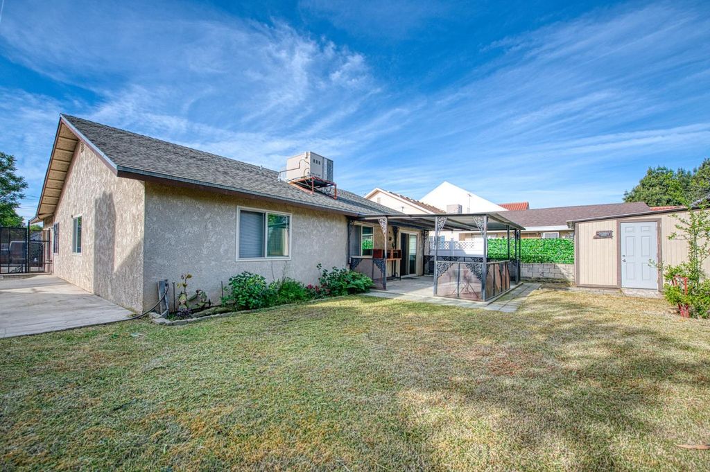 Image 23 of property listing at 127 5th Street, Clovis, CA 93612