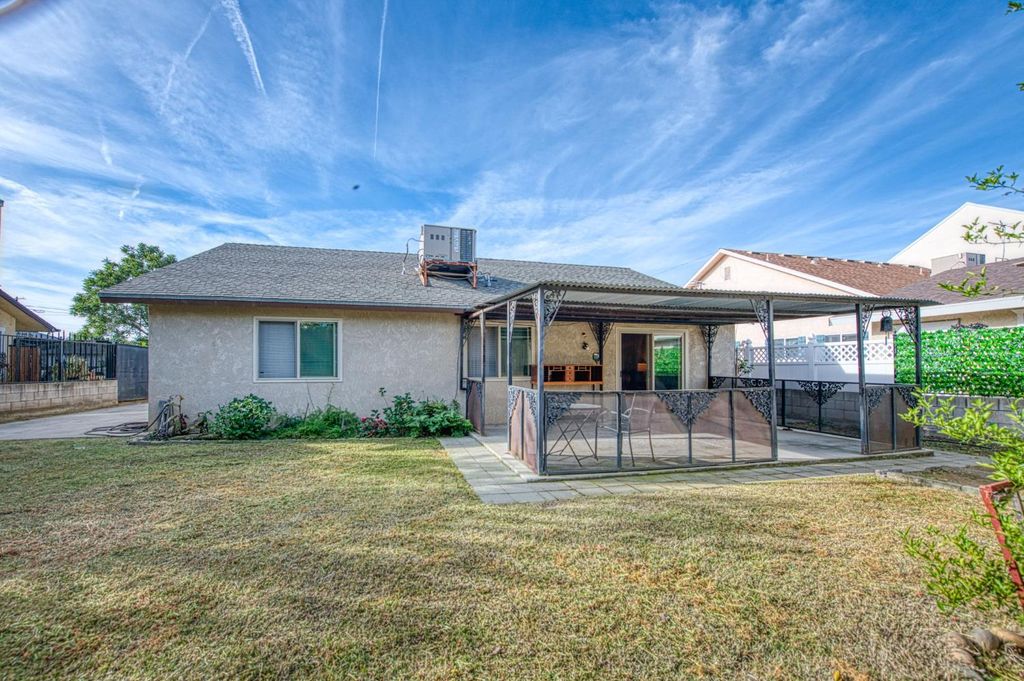 Image 24 of property listing at 127 5th Street, Clovis, CA 93612