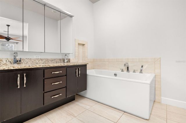 236 E NEWELL STREET, Winter Garden, FL 34787