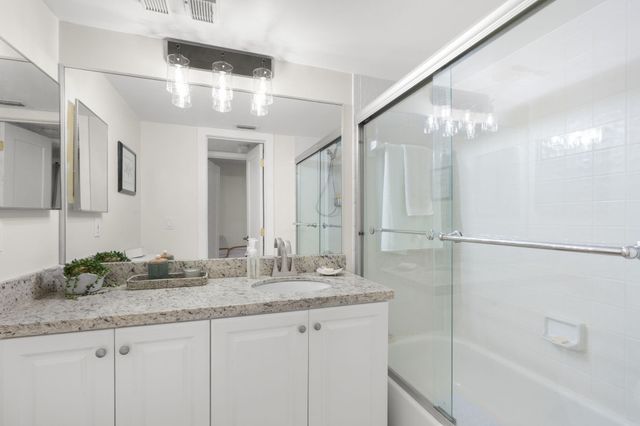 2303 Congressional Way 2303, Deerfield Beach, FL 33442