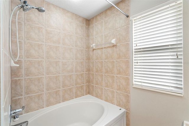 2020 RETREAT VIEW CIRCLE, Sanford, FL 32771