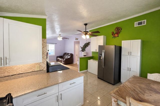 204 Lakeview Drive, Onalaska, TX 77360