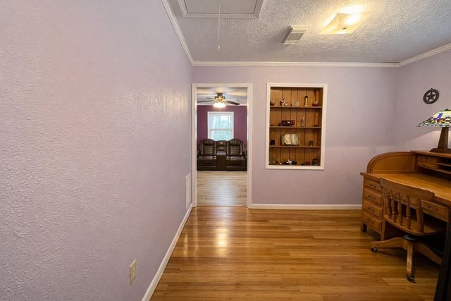 204 Lakeview Drive, Onalaska, TX 77360