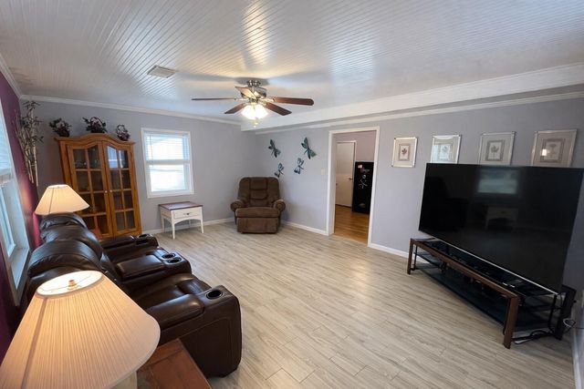 204 Lakeview Drive, Onalaska, TX 77360