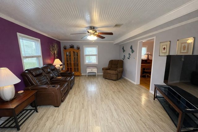 204 Lakeview Drive, Onalaska, TX 77360