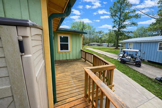 204 Lakeview Drive, Onalaska, TX 77360