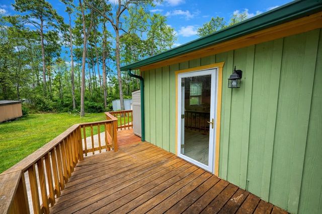 204 Lakeview Drive, Onalaska, TX 77360